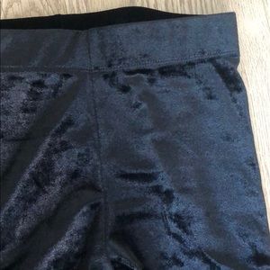 Dynamite - Naomi Velvet Leggings in Black